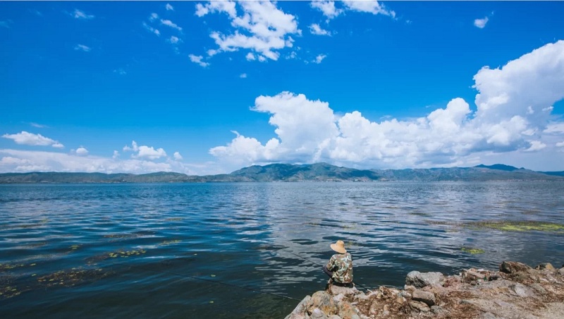 大理夏令營(yíng)結(jié)合軍旅生涯增強(qiáng)青少年的集體榮譽(yù)感！