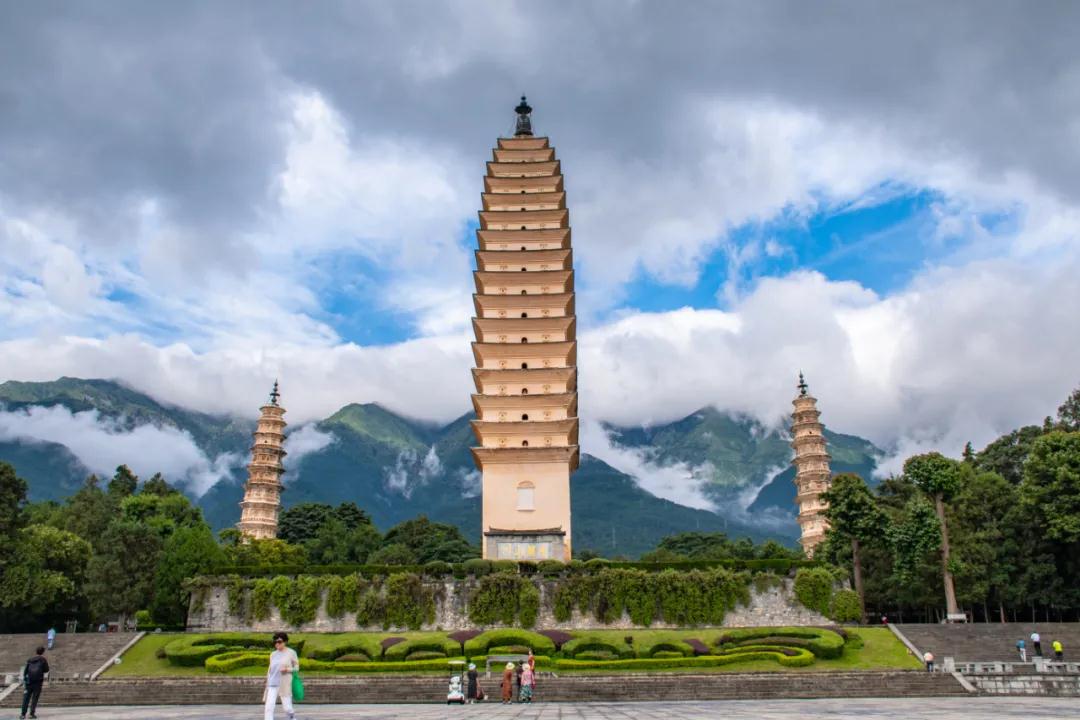 大理三座千年古塔，一座重建的崇圣寺，它的建筑文化有何出彩的地方？  大理旅游攻略
